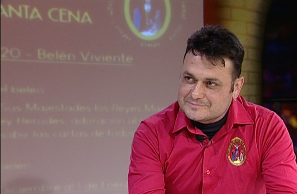 Entrevista en canal 6 television Totana a Roberto Canovas Pte de la hermandad de Jesus en el calvario y Santa Cena.
